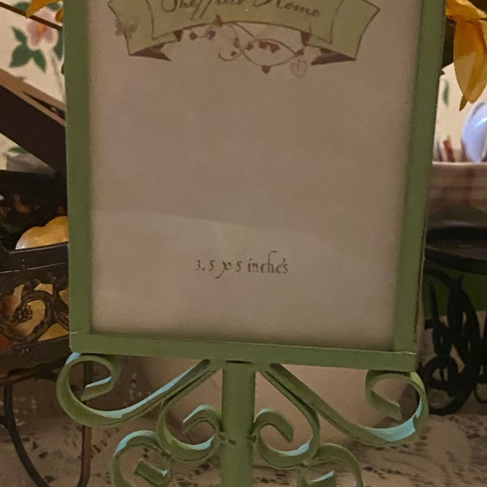 Green Decorative Photo Frame